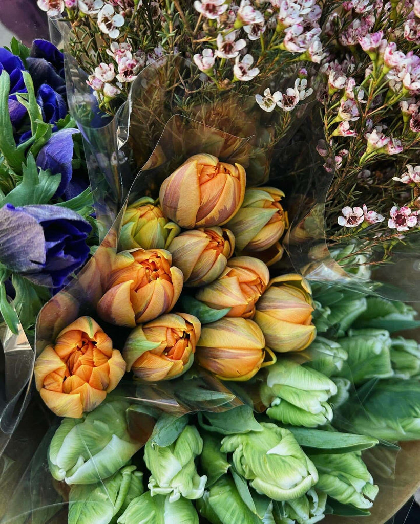 Flowers in a Bowl DIY - An Original Floral Centrepiece